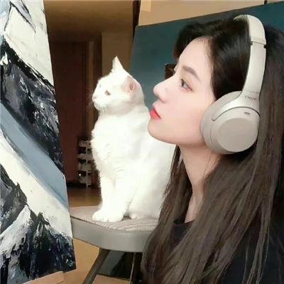 只在那里发光
